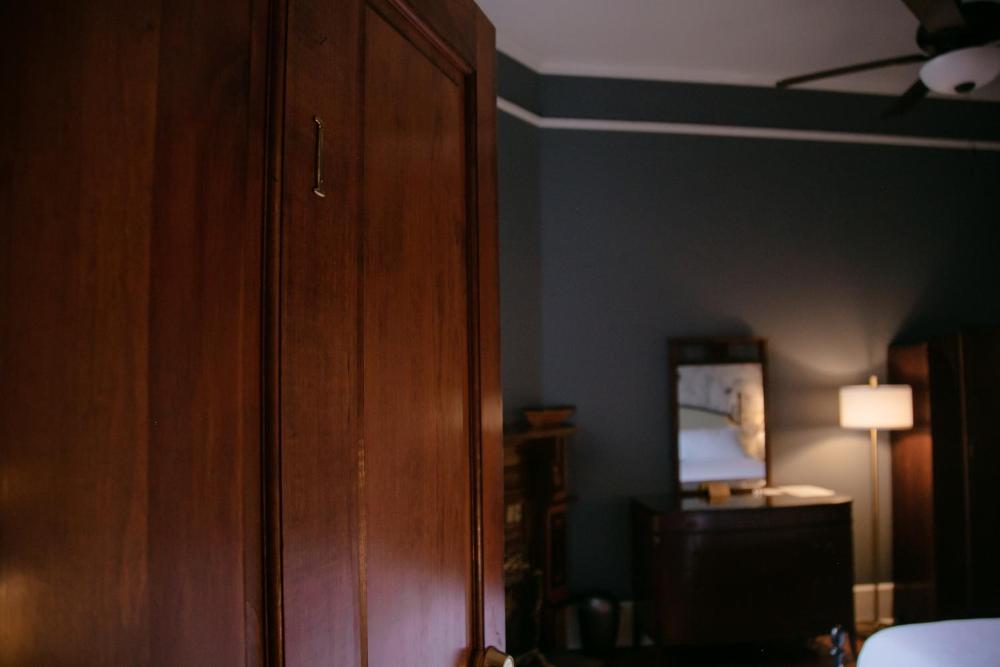 Superior King Room interior